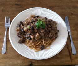 kip met champignons in roomsaus